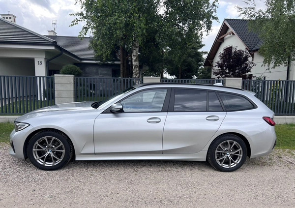 BMW Seria 3 cena 99700 przebieg: 162000, rok produkcji 2019 z Chojnice małe 301